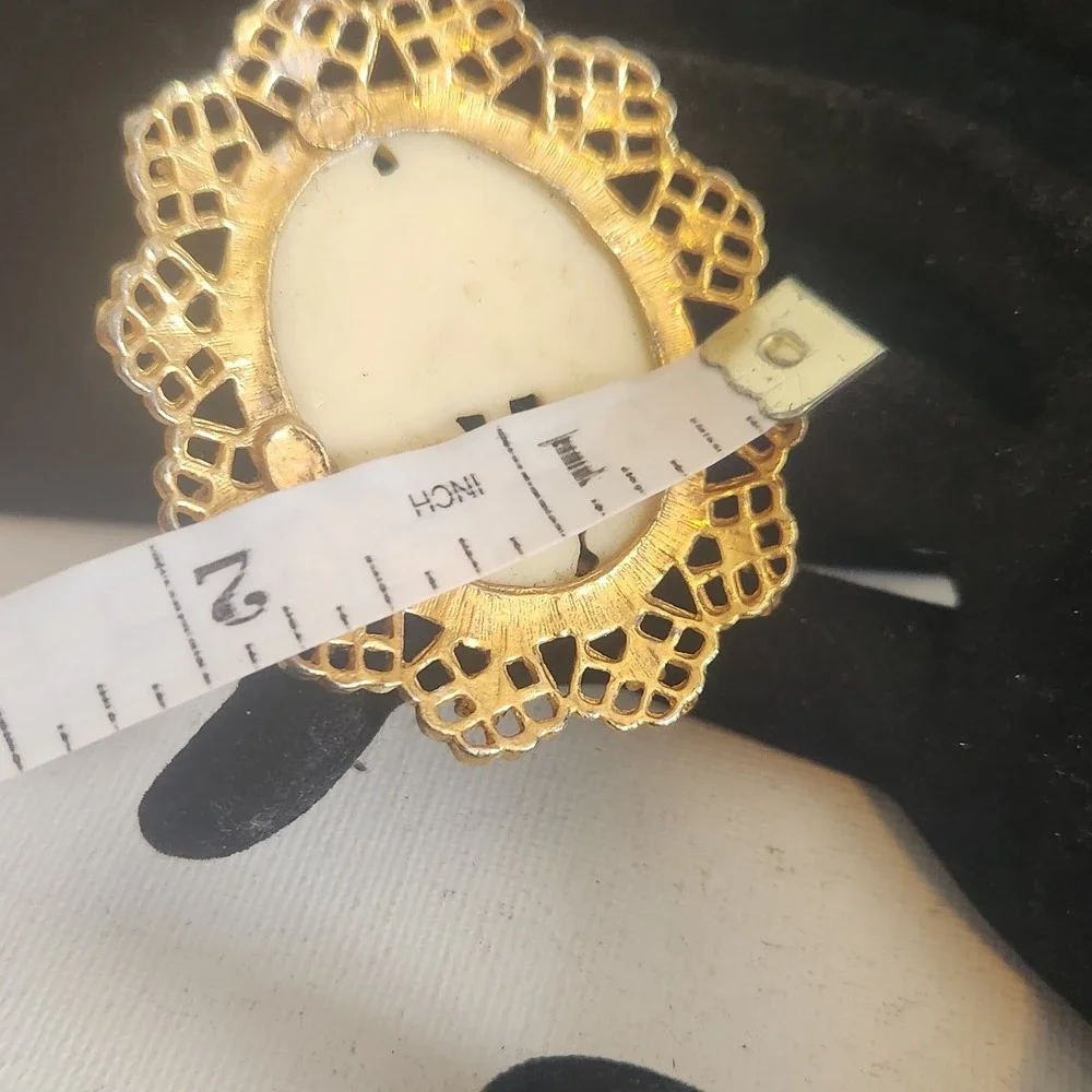 Vintage Gold Tone Cream Floral Resin Cameo Filigree Oval Pendant Brooch Base